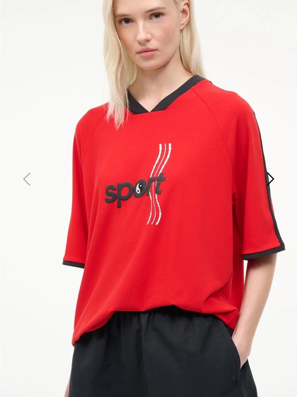 STAUD Red Graphic Logo Tee oversized Black Trim